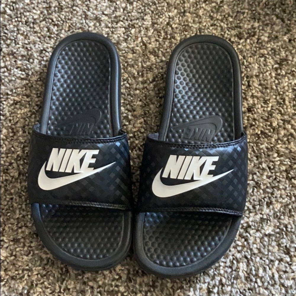 Nike slides size 7